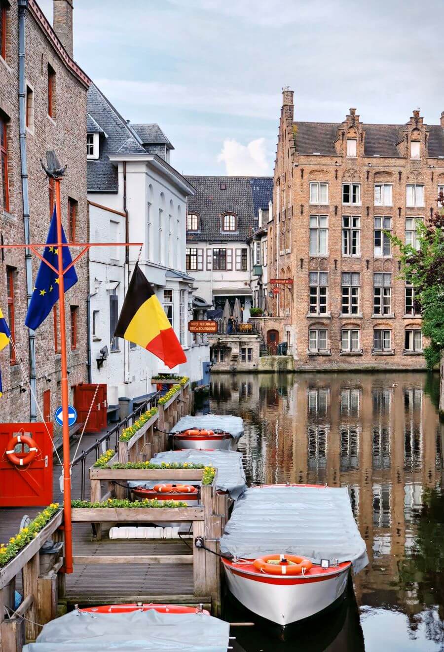 België